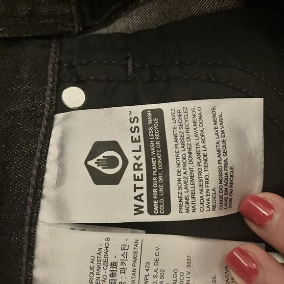 Levis 724 High Rise Straight Crop Ripped Women's Jeans Size 26 Dark Wash Stretch - Picture 8 of 11
